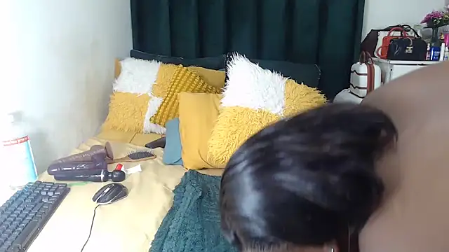 GaggingQueenxx webcam