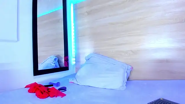 angie_katrinacm webcam