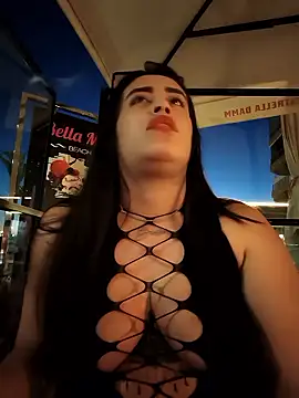 MissNyraSecret webcam