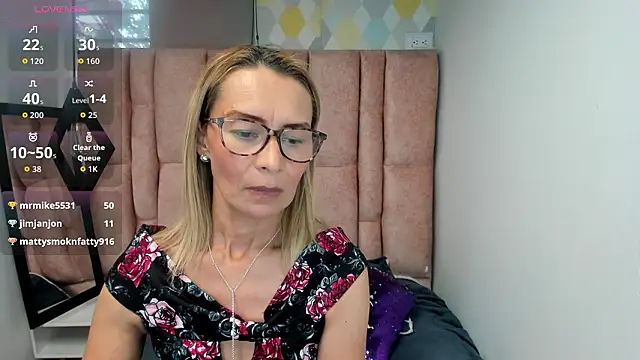 Issa_Milf__ webcam