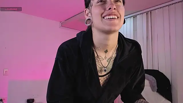 _sharlotte777 webcam