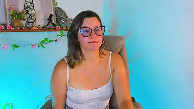 chanelll_taylorr_ - Chanelll_Taylorr_'s free webcam - UK Sex Cams