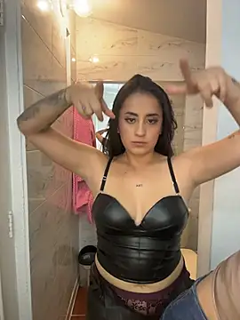 Antonella_Julieta webcam