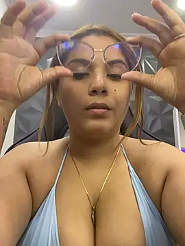 mariana_blondee webcam