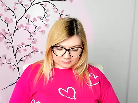 lola_moree - Lola_moree's free webcam - UK Sex Cams