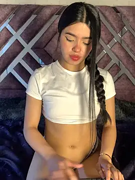 LunaMoore_Pink webcam