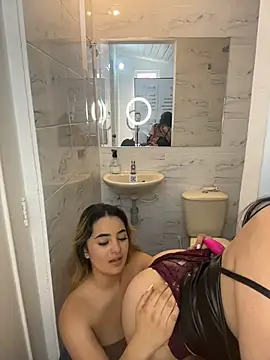 Antonella_Julieta webcam