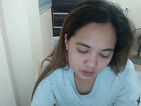 xTheLastVIRGINx webcam