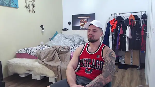 tiberius_hunk - Tiberius_hunk's free webcam