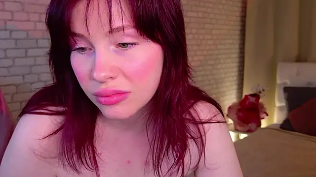 kellymoussi - KellyMoussi's free webcam - UK Sex Cams