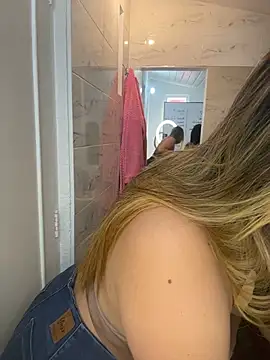 Antonella_Julieta webcam