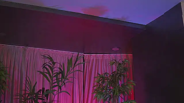 HotBustyBabeX webcam