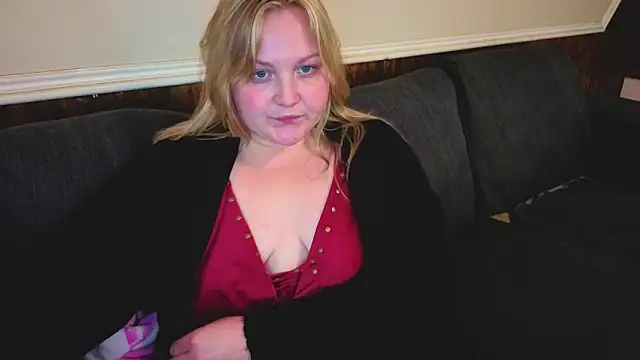 PhatAssBlond webcam
