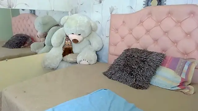 zara_cute - Zara_cute's free webcam - UK Sex Cams