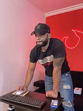 Mike_savage3 cam model