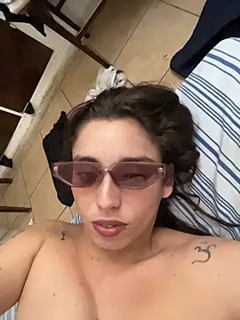 gigi333regi - Gigi333regi's free webcam - UK Sex Cams