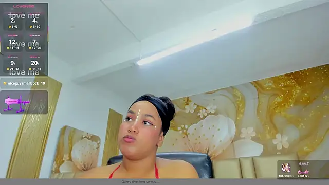 NahomiWalker_ webcam