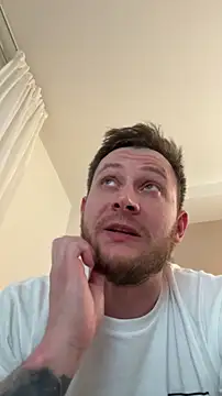 LubasOriginMen webcam