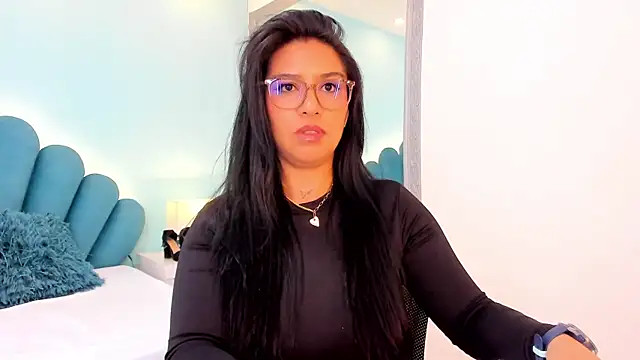 sharlott18 - Sharlott18's free webcam