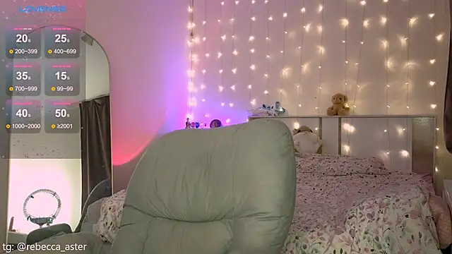 RebeccaAster webcam