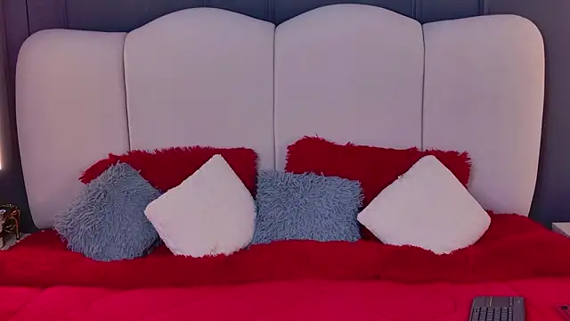 Niicolle_Miller webcam