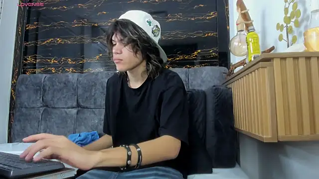 Diamond_twink webcam