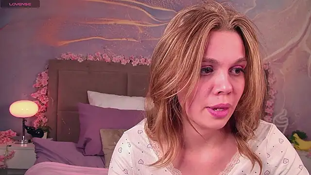 ScarletMarney webcam