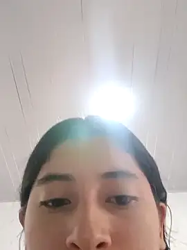 honeyhotgirl19 webcam