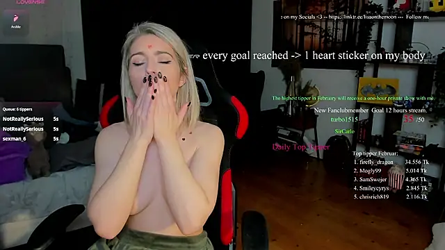 Lisaonthemoon webcam