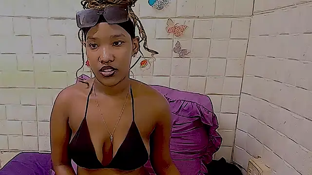 EroticSexyPrada webcam