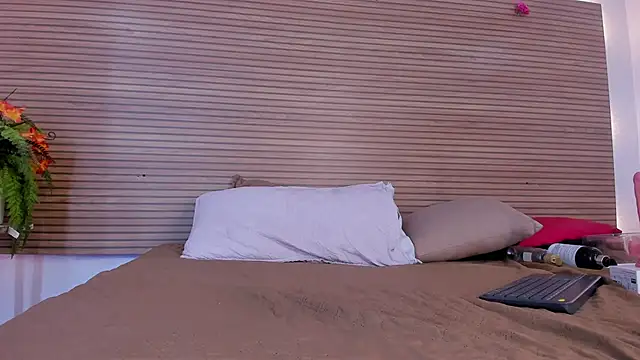 MelannyCollins__ webcam