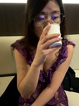 美女AnnieLi888在线直播