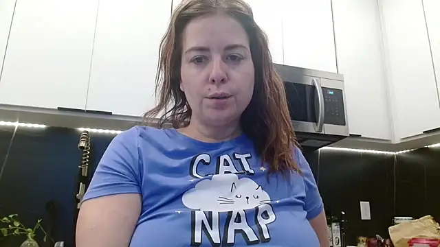 HazelSkyesChat webcam