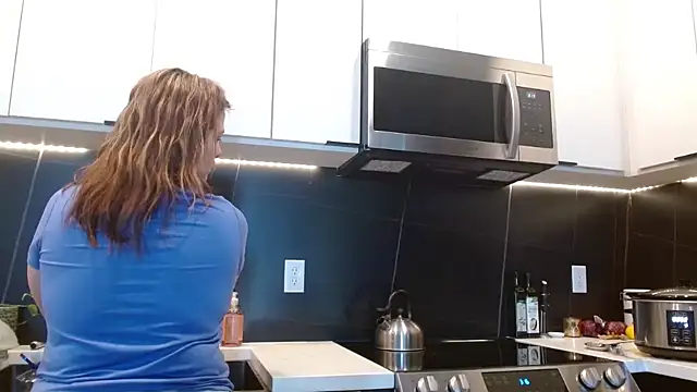 HazelSkyesChat webcam