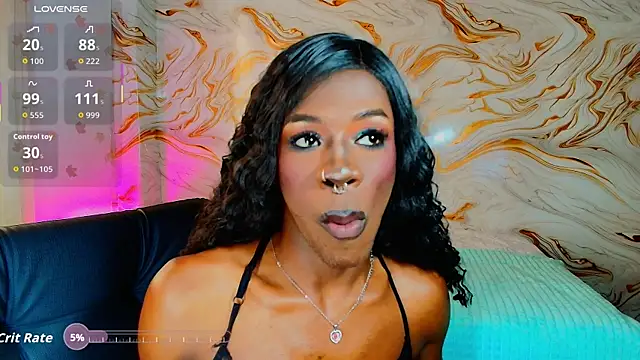 EbonyHansNight webcam