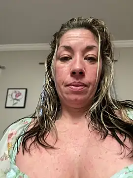 Webcam Model (MiraKisss)  is live.Free join now!