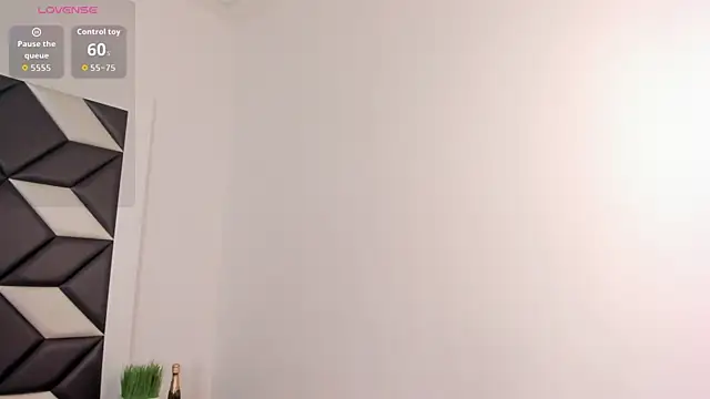 SharonMartini webcam