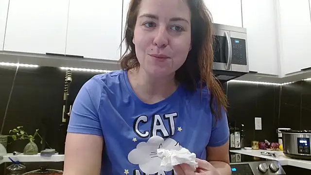 HazelSkyesChat webcam