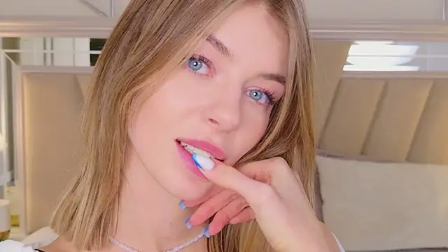 meganmour - MeganMour's free webcam - UK Sex Cams