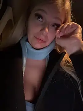 Webcam Model (Betsy)  is live.Free join now!