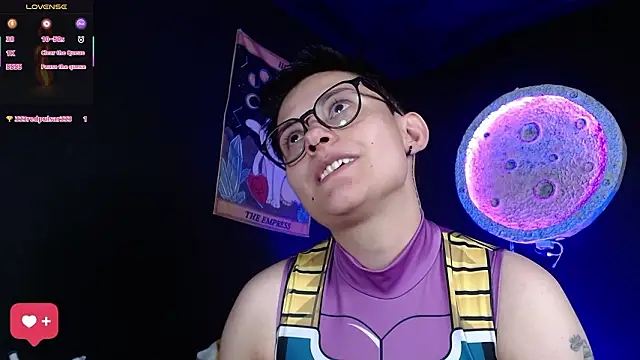 girl_intense444 webcam