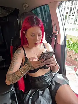 Scarlet_fiire webcam