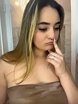 Antonella_Julieta on FreeCamNet