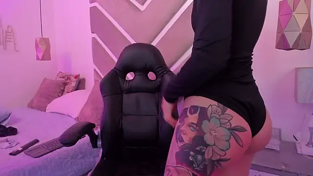 meganpresleyy - MeganPresleyy's free webcam - UK Sex Cams