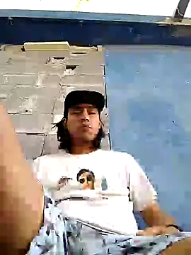 AlexAlejandro13 webcam