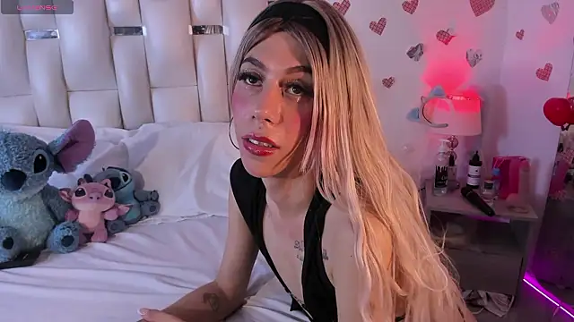 Darlyn_tenderhot__ webcam