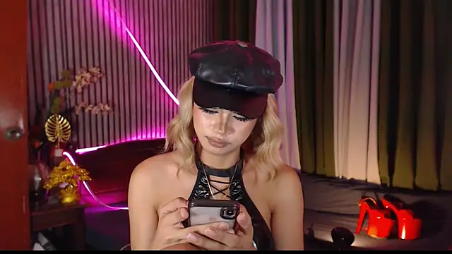 Unforgettablejulia webcam