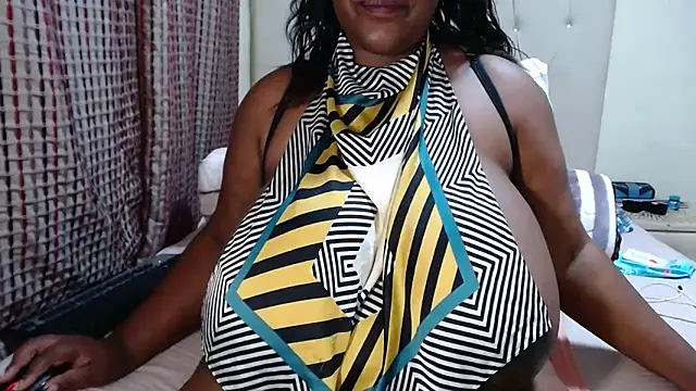 CHOCOLATEDARKBUSTYX webcam