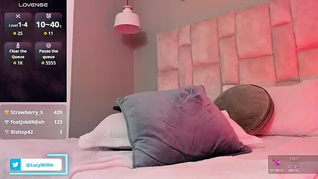 Lucy_Williiams webcam