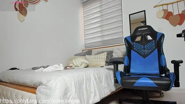 mateoleonee webcam